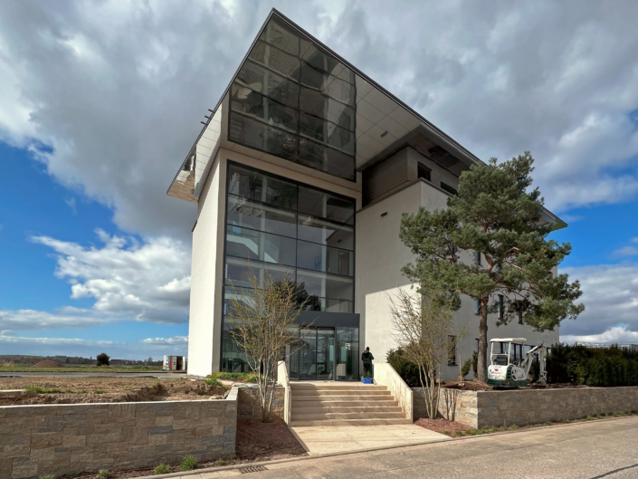 01 Büro- und Gewerbegebäude